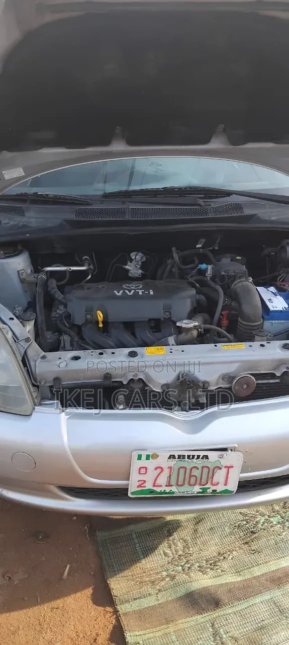 Toyota Yaris 2004 Silver