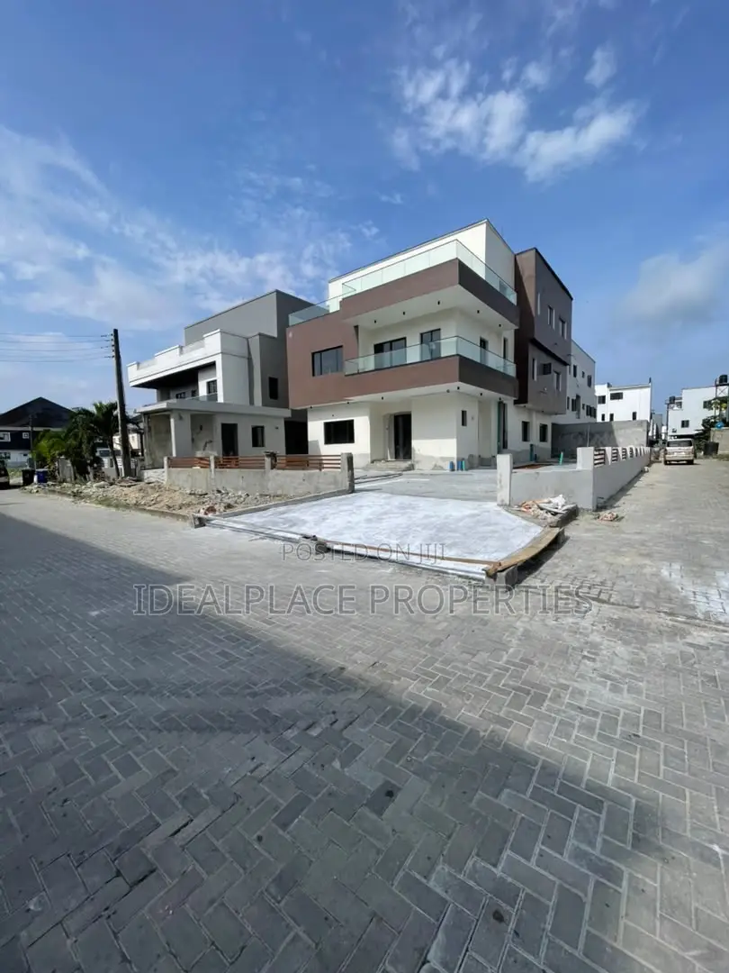 5bdrm Duplex in Osapa london for sale