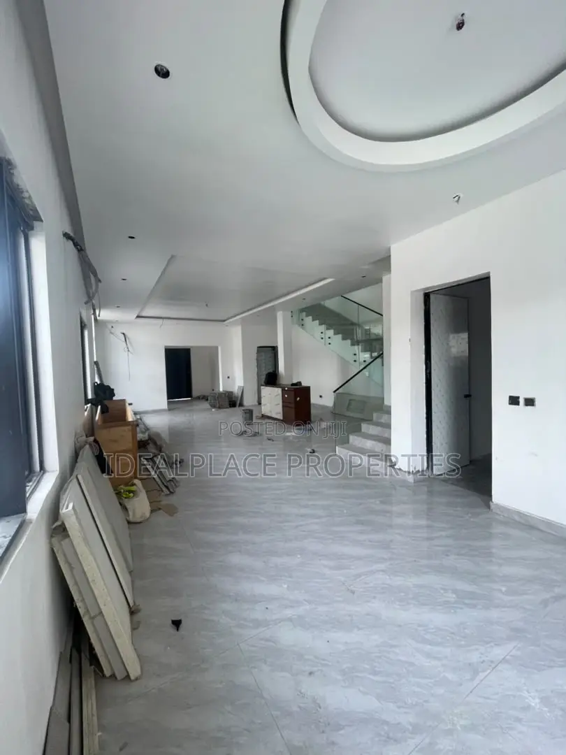 5bdrm Duplex in Osapa london for sale