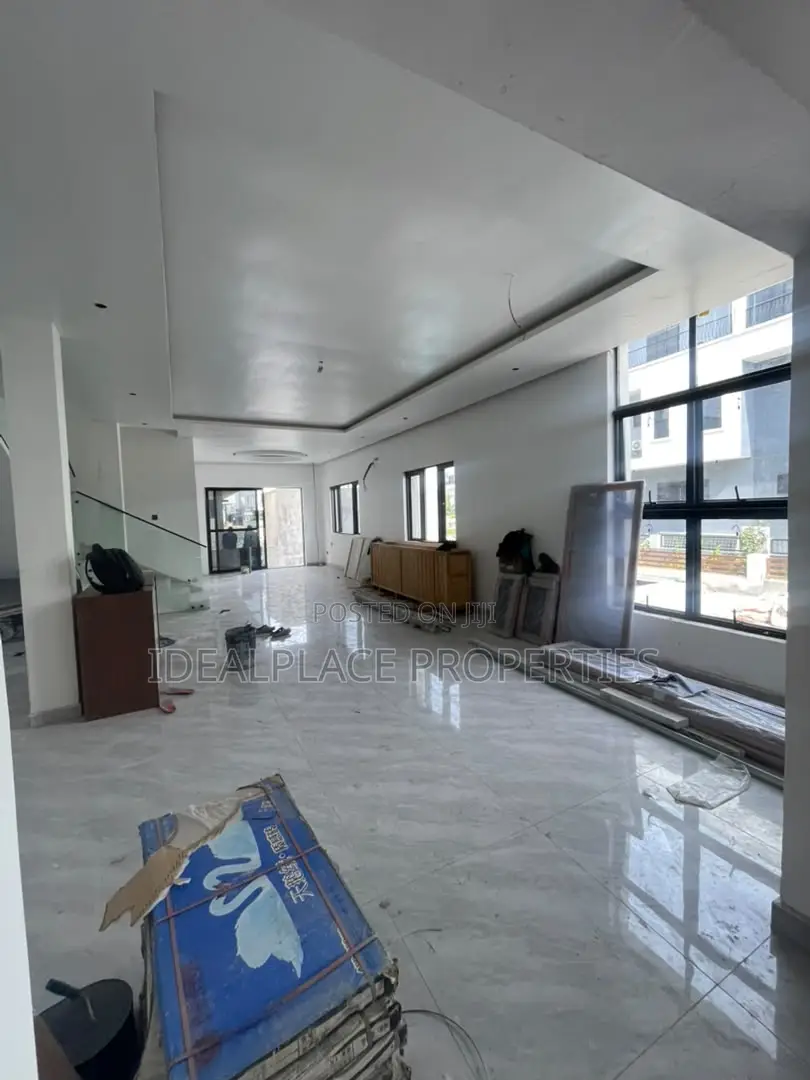 5bdrm Duplex in Osapa london for sale