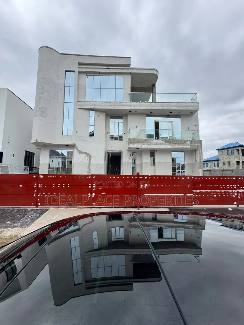 5bdrm Duplex in Chevron for sale