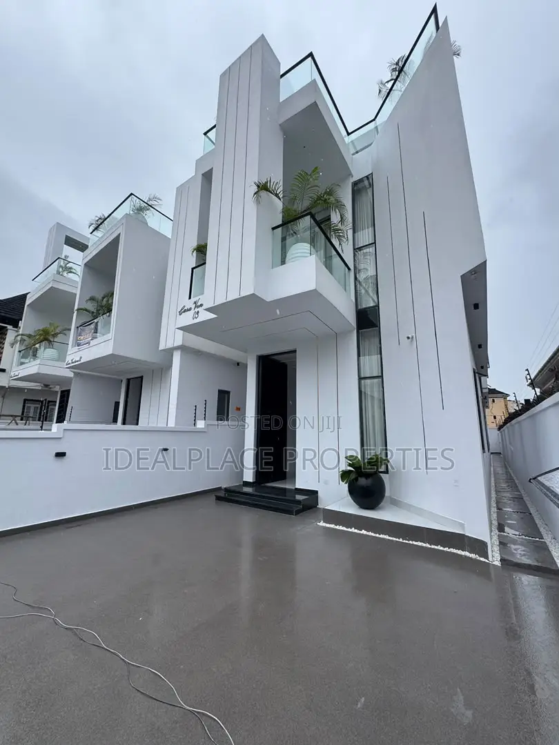 5bdrm Duplex in Ikota for sale