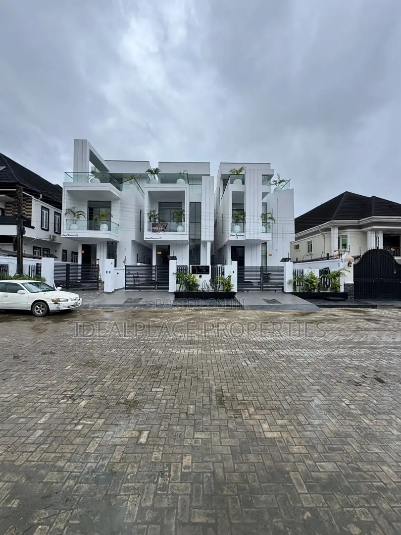 5bdrm Duplex in Ikota for sale