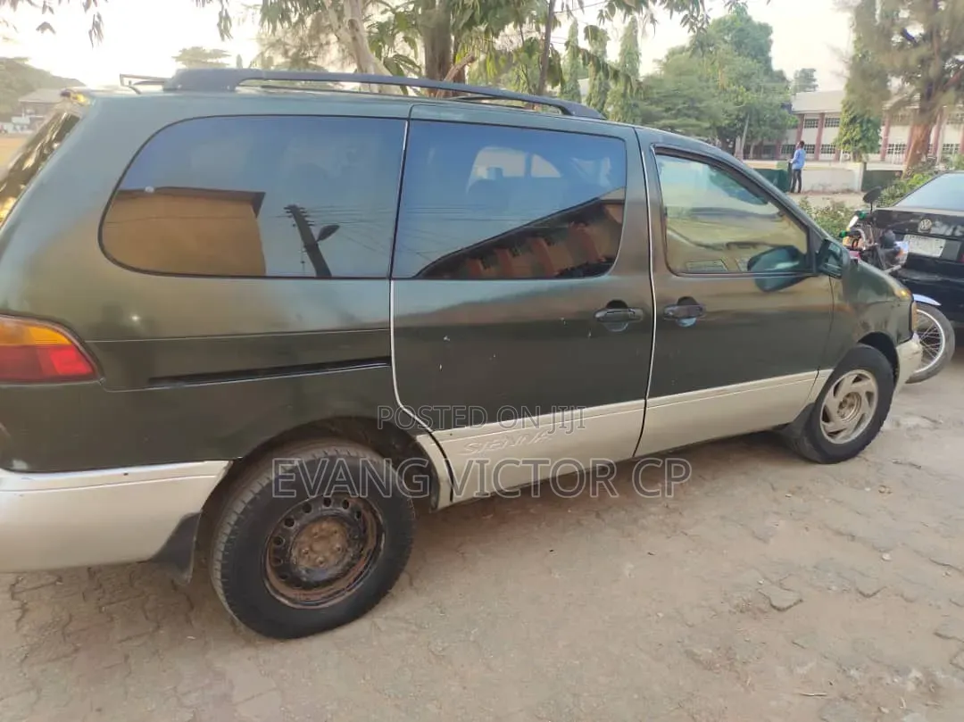 Toyota Sienna LE 3dr 1999 Green