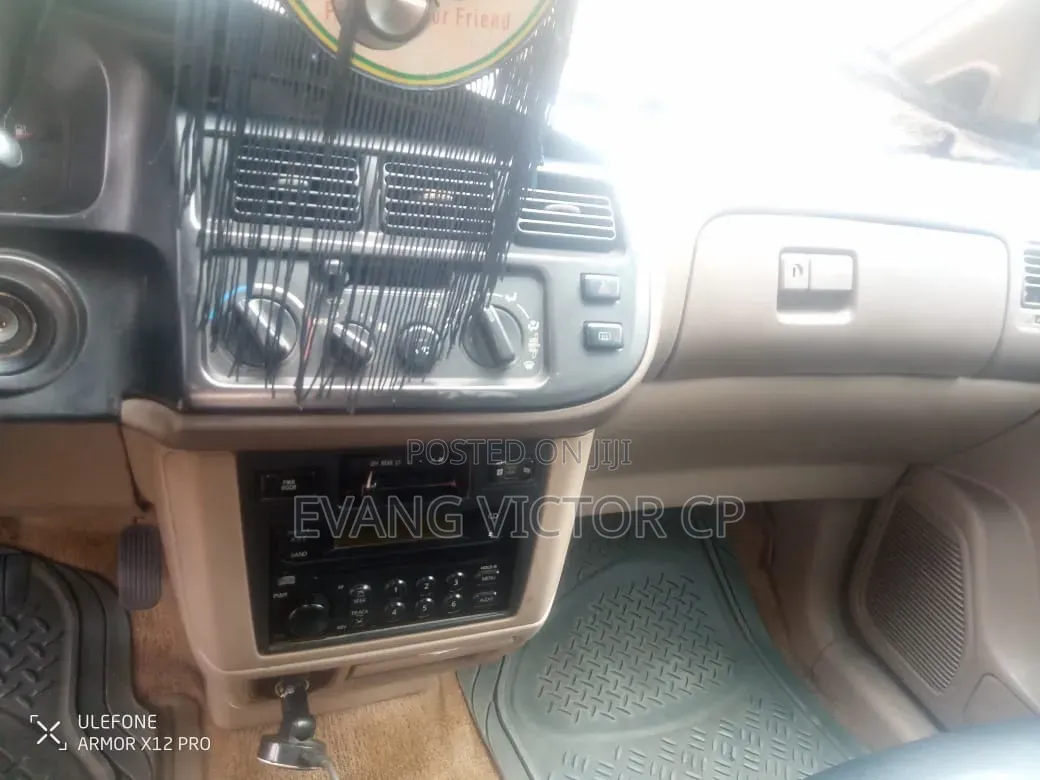 Toyota Sienna LE 3dr 1999 Green