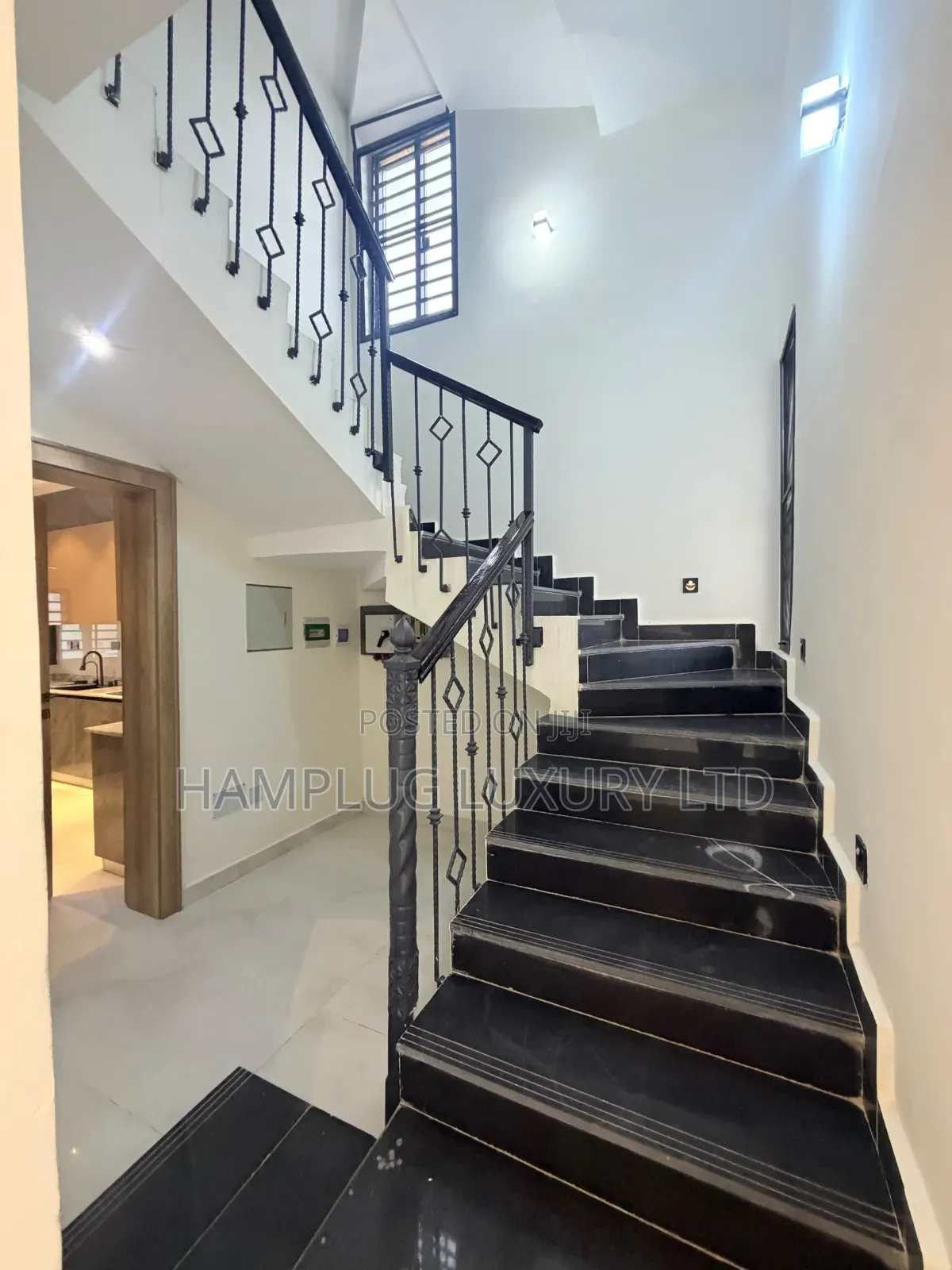 4bdrm Duplex in Guzape for sale