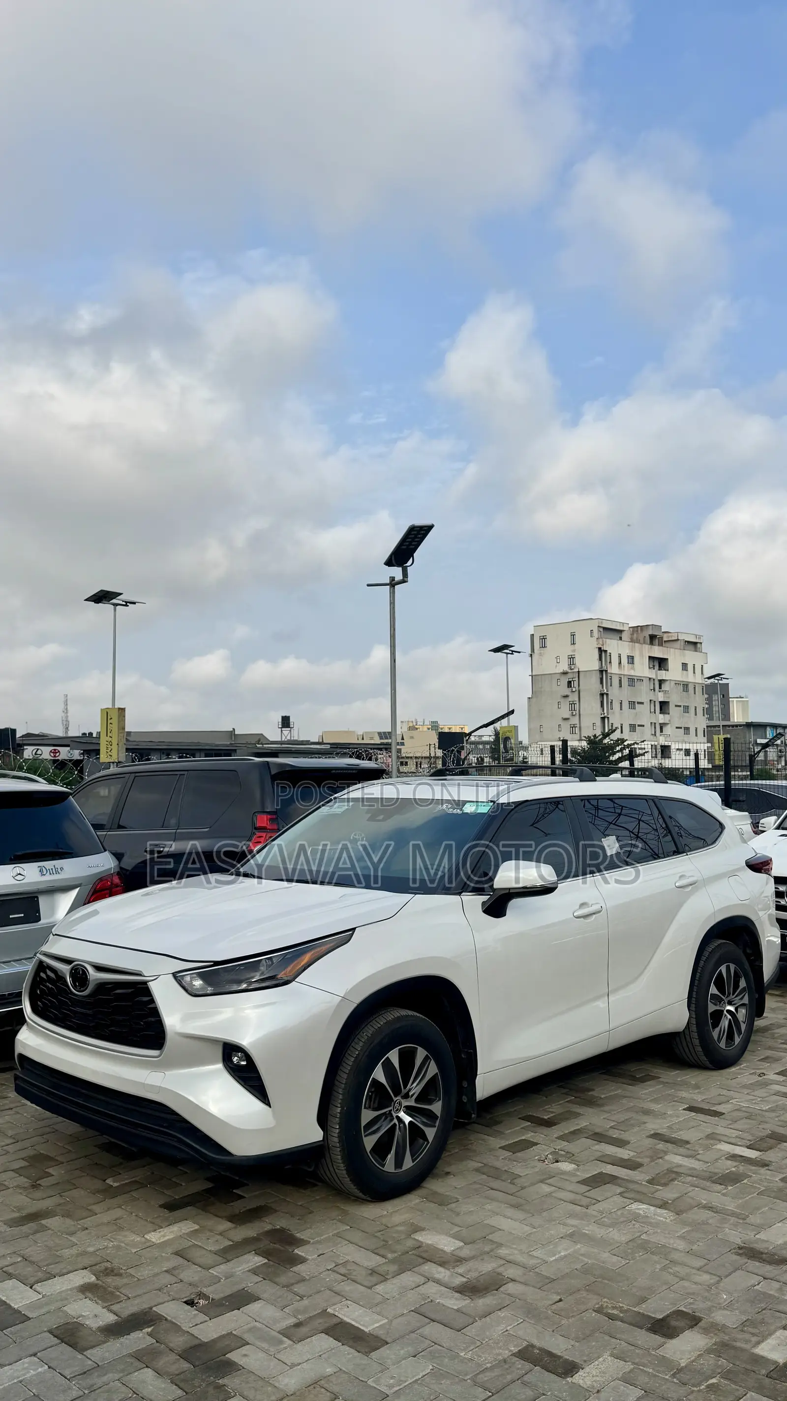 Toyota Highlander XLE AWD 2024 White