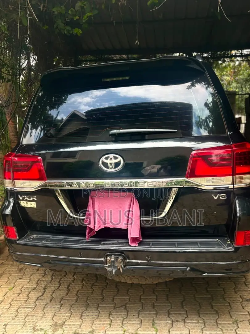Toyota Land Cruiser 4.5 V8 VXR 2018 Black