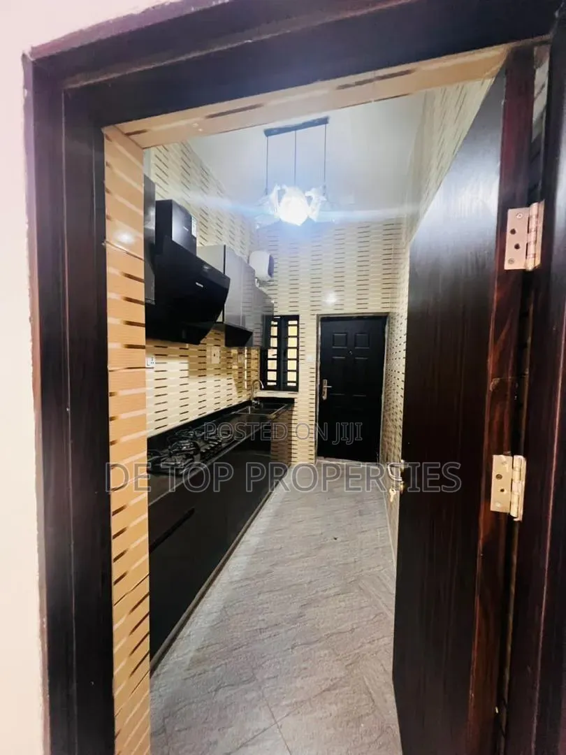 3bdrm Duplex in Orchid Lekki for rent