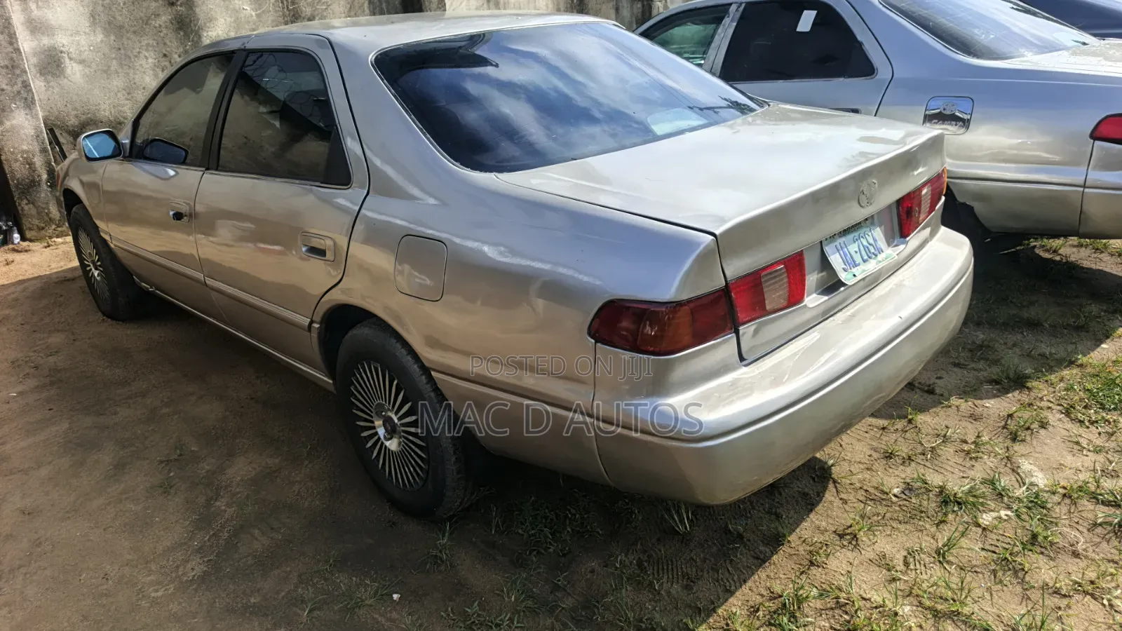 Toyota Camry 2001 Gold