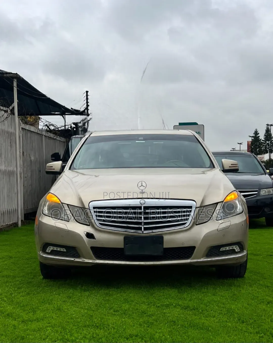 Mercedes-Benz E350 2010 Gold