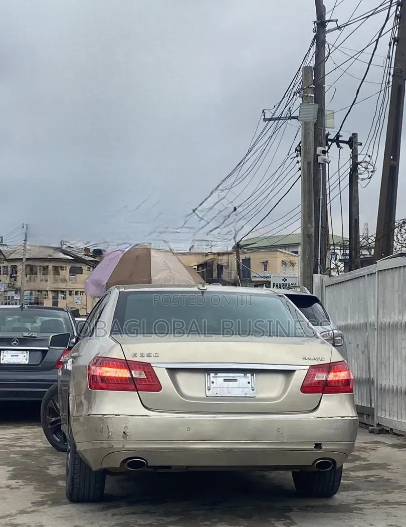 Mercedes-Benz E350 2010 Gold