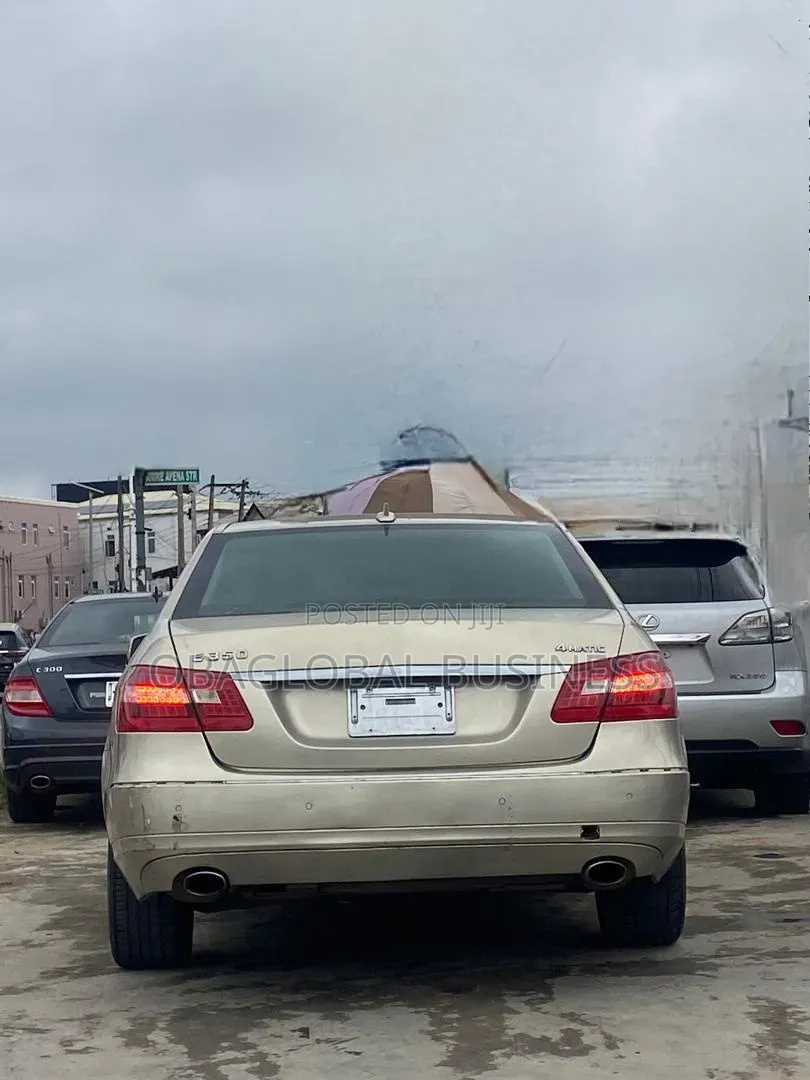 Mercedes-Benz E350 2010 Gold