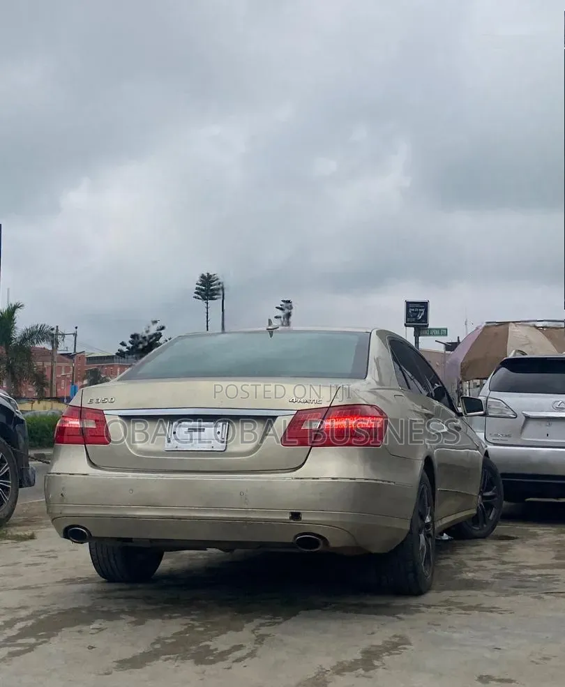 Mercedes-Benz E350 2010 Gold