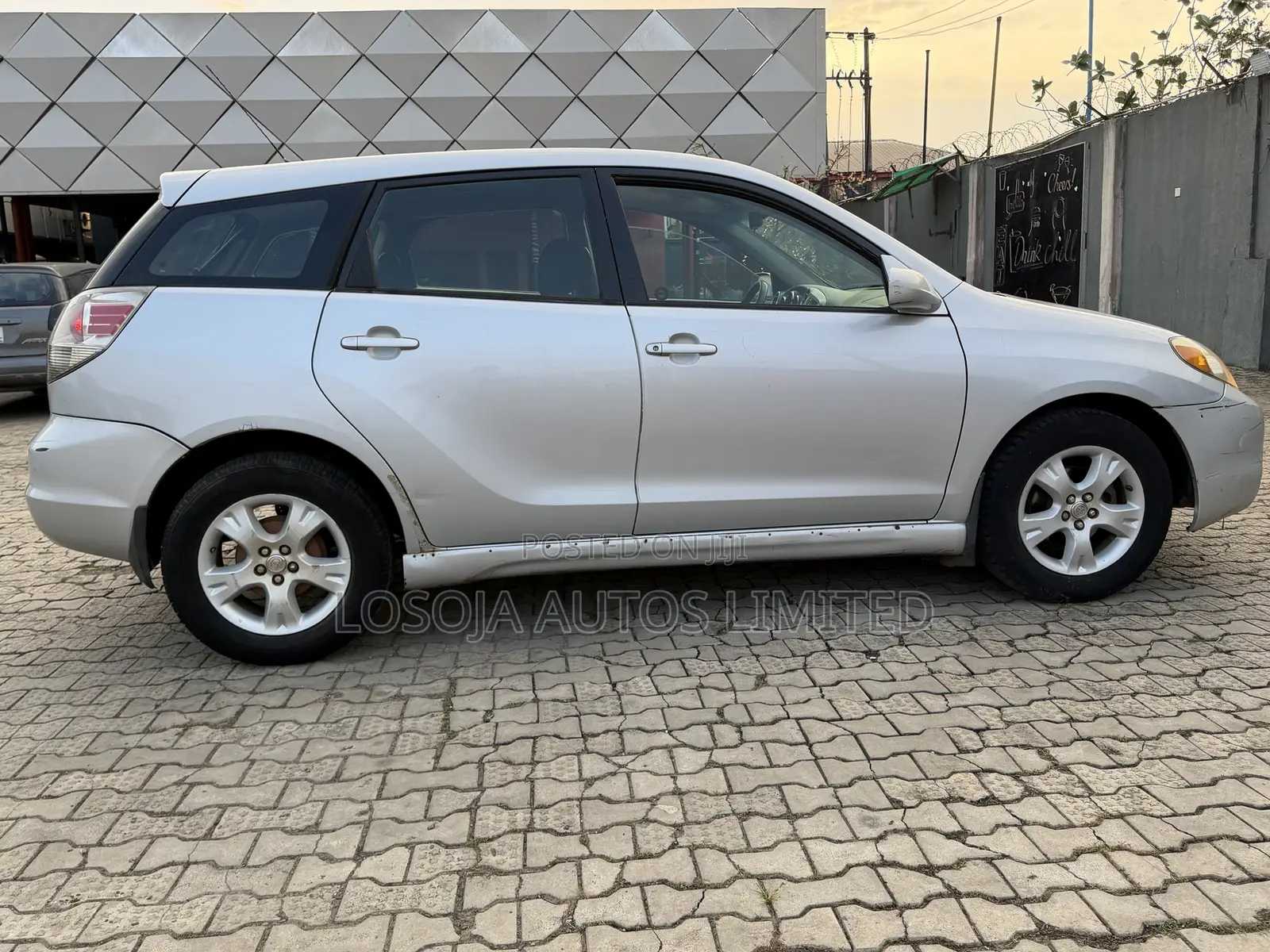 Toyota Matrix XR Hatchback FWD (1.8L 4cyl 4A) 2005 Red