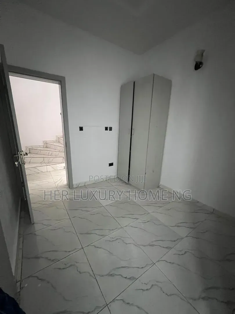 1bdrm Shared Apartment in Orchid, Lekki Expressway for rent