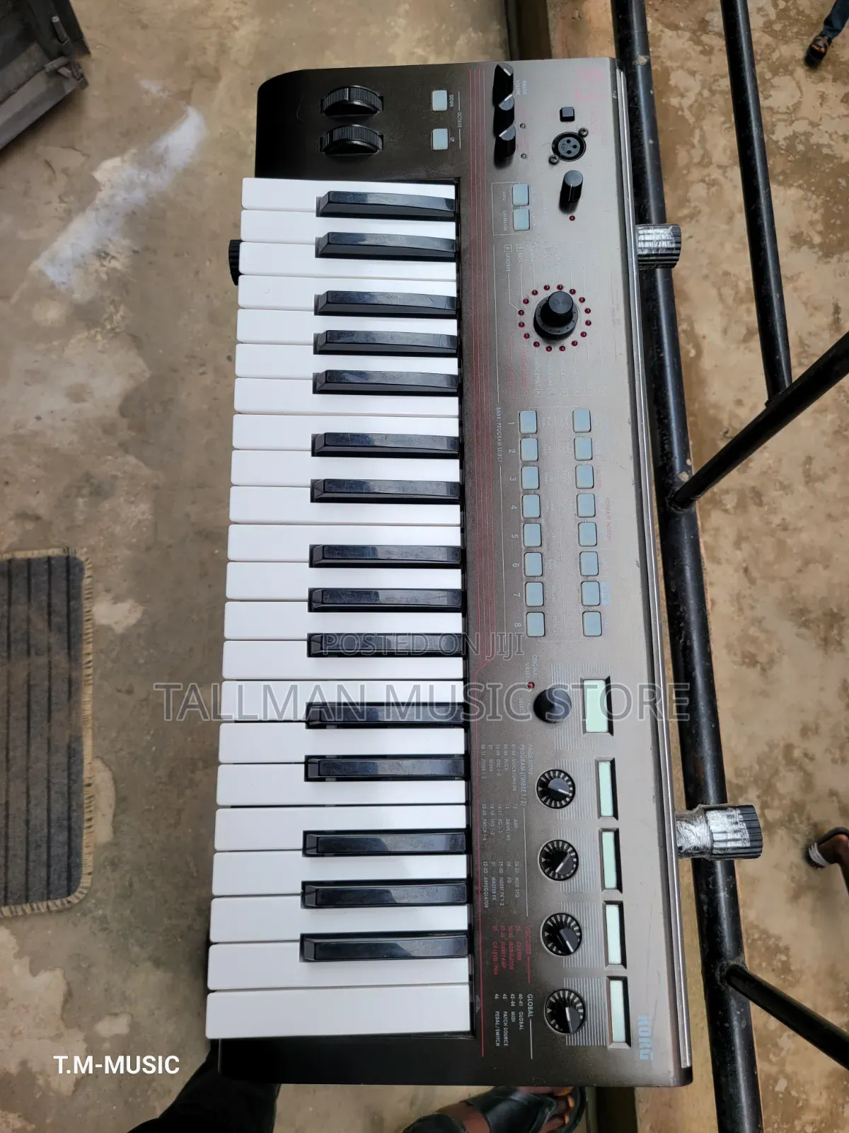 Korg R3 Vocoder Synthesizer
