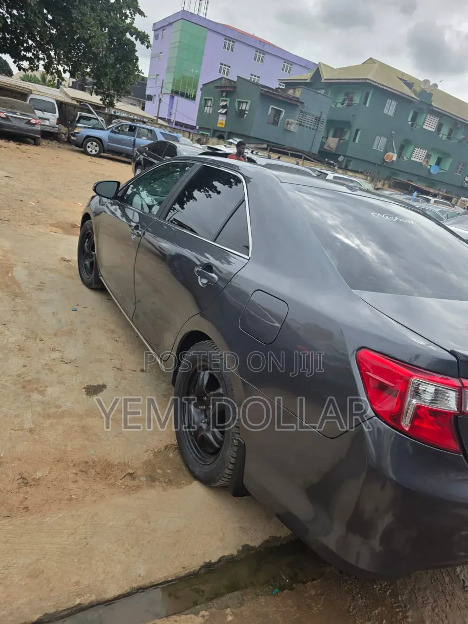 Toyota Camry LE 4dr Sedan (2.5L 4cyl 6A) 2014 Gray