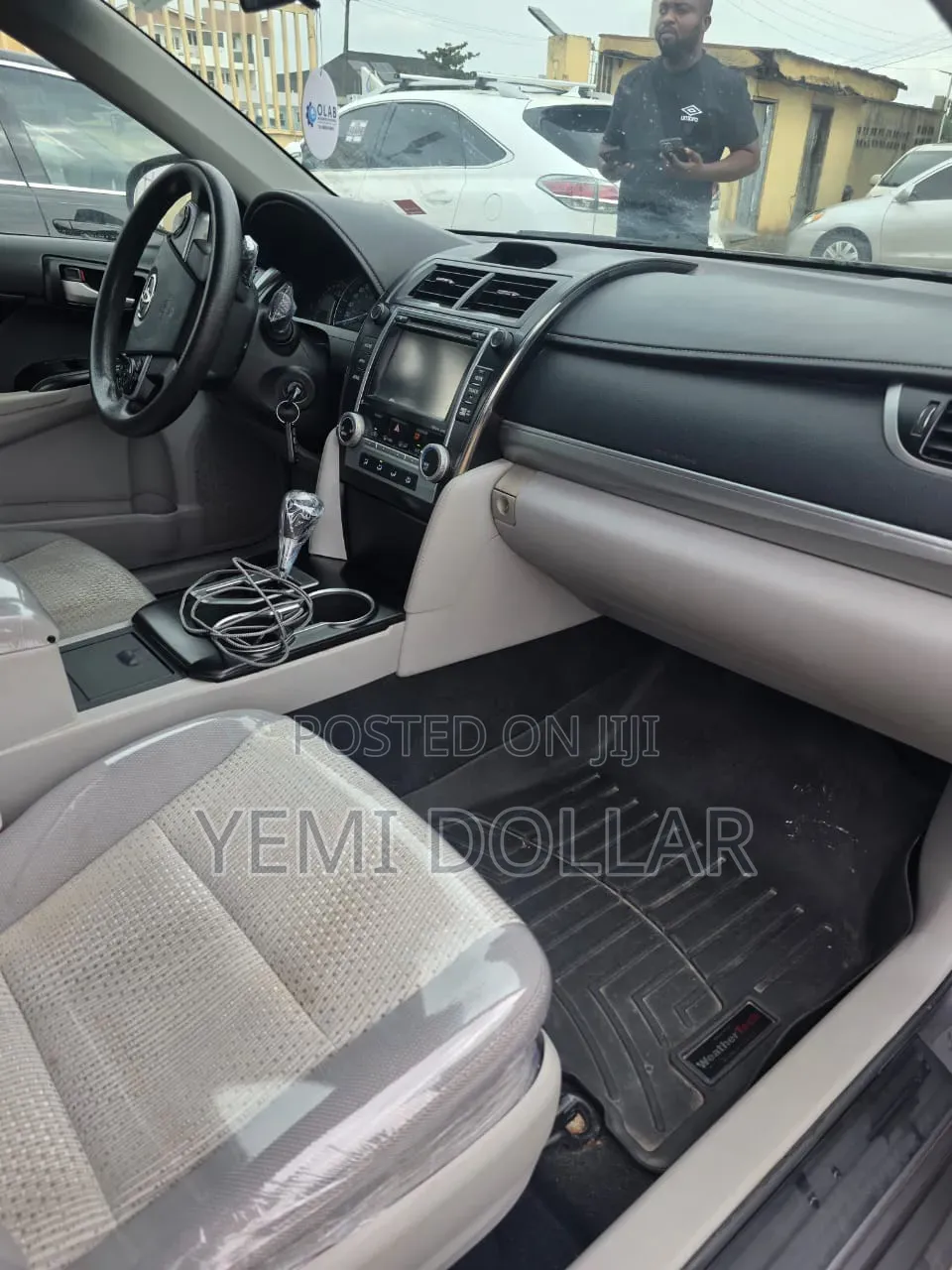 Toyota Camry LE 4dr Sedan (2.5L 4cyl 6A) 2014 Gray