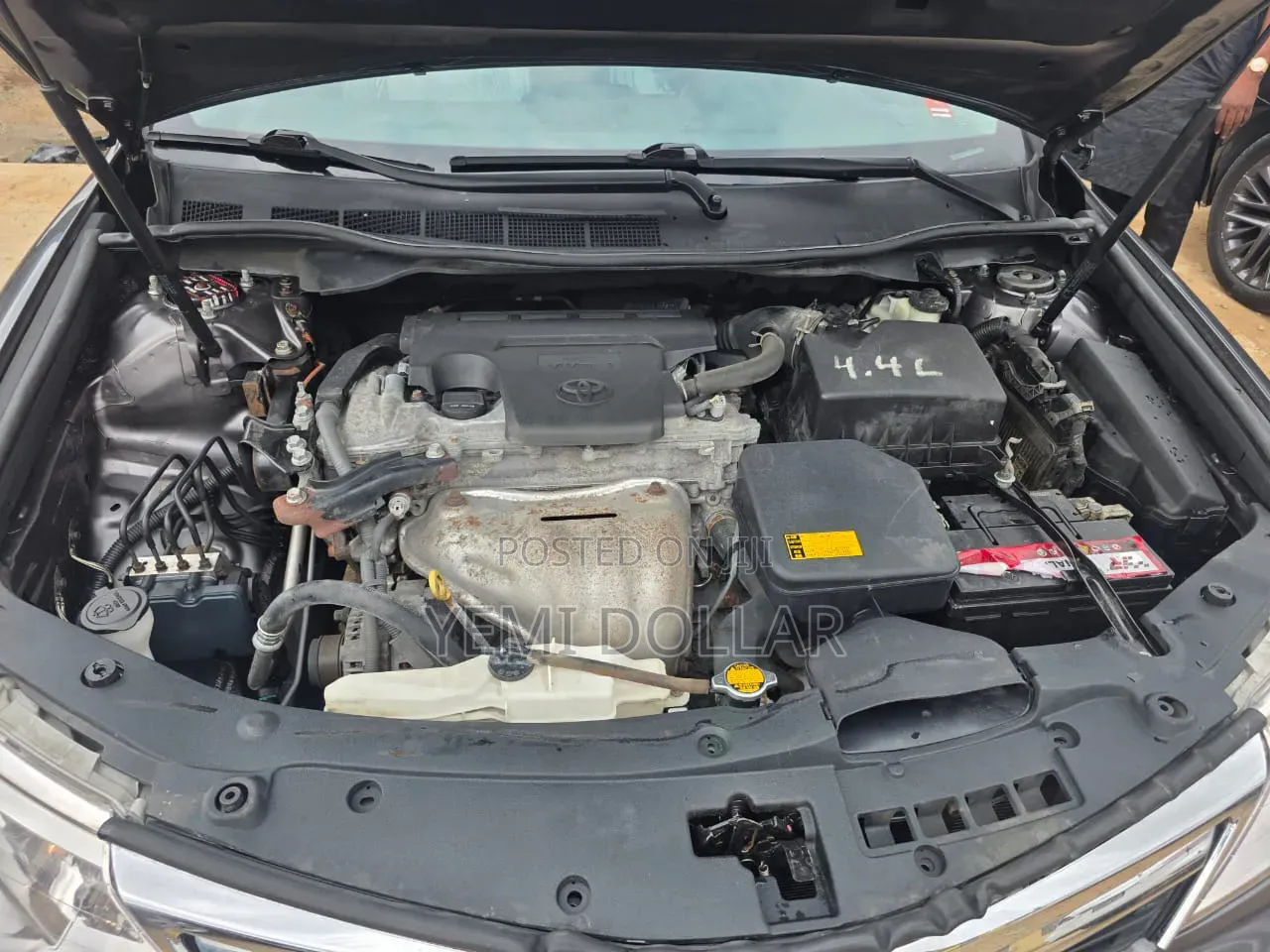 Toyota Camry LE 4dr Sedan (2.5L 4cyl 6A) 2014 Gray