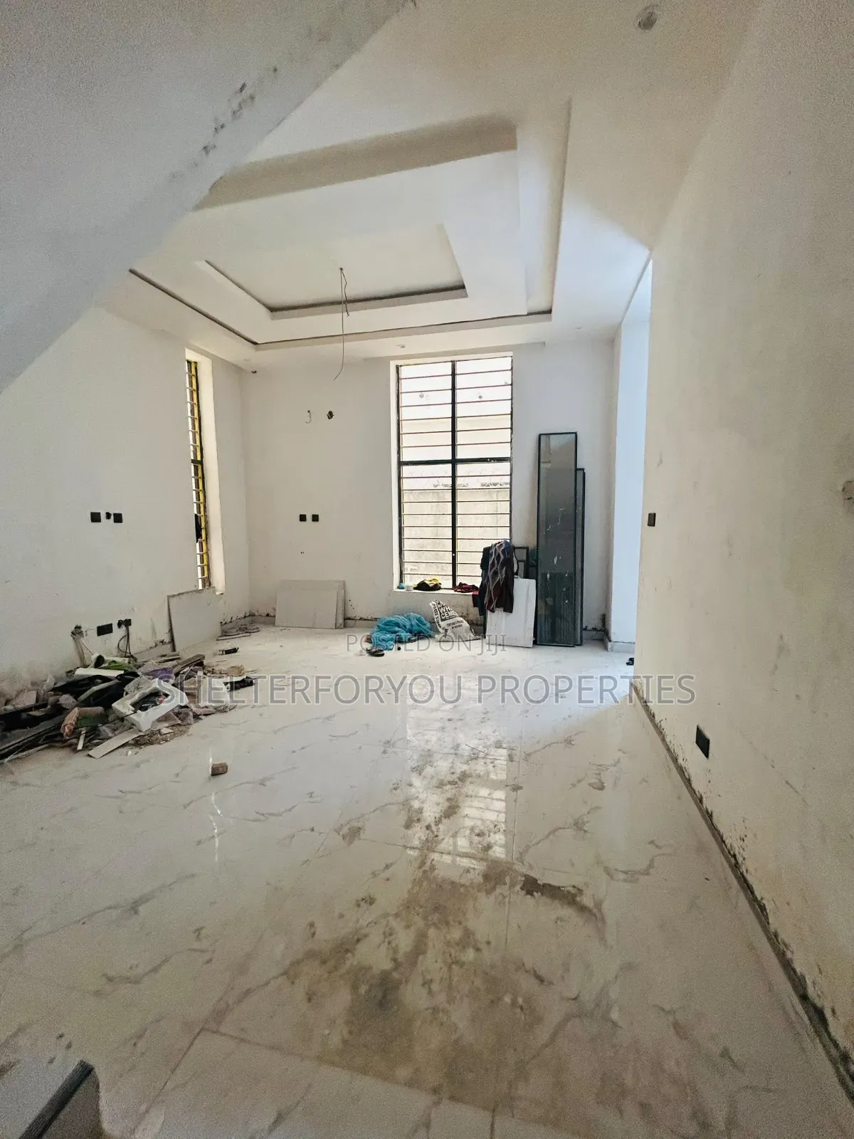 5bdrm Duplex in Lekki Phase 1 for sale
