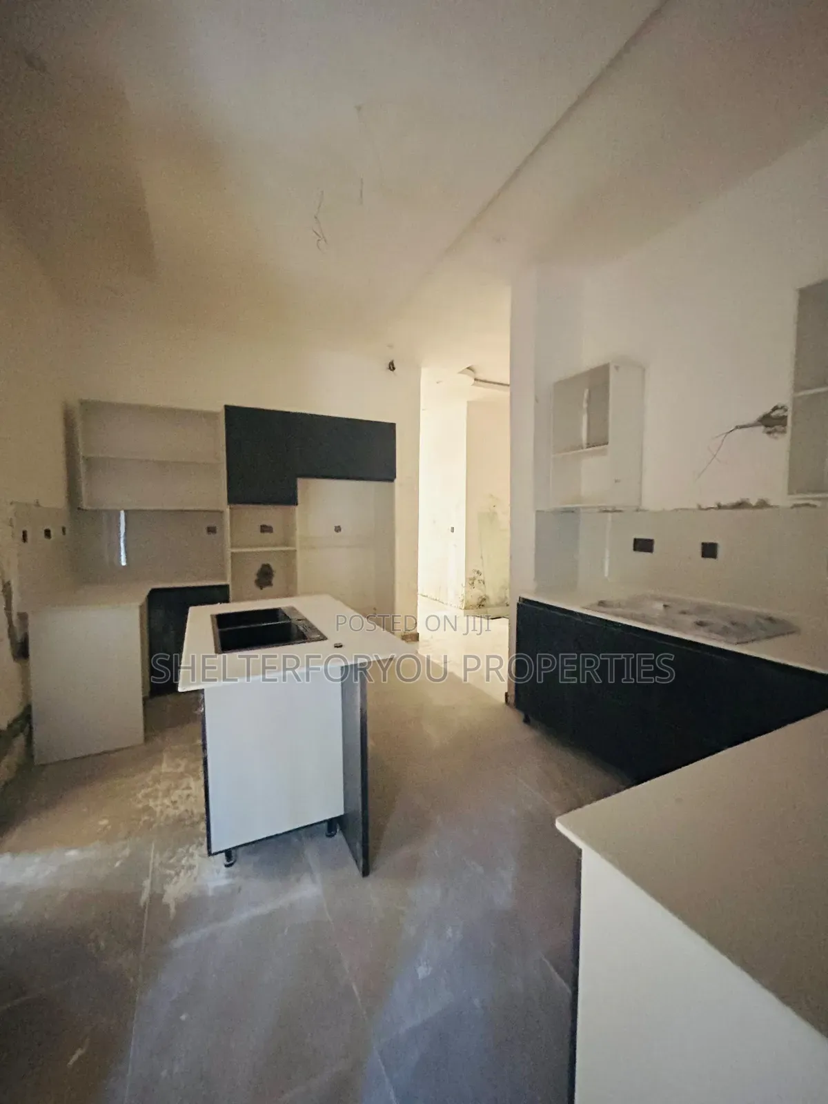 5bdrm Duplex in Lekki Phase 1 for sale