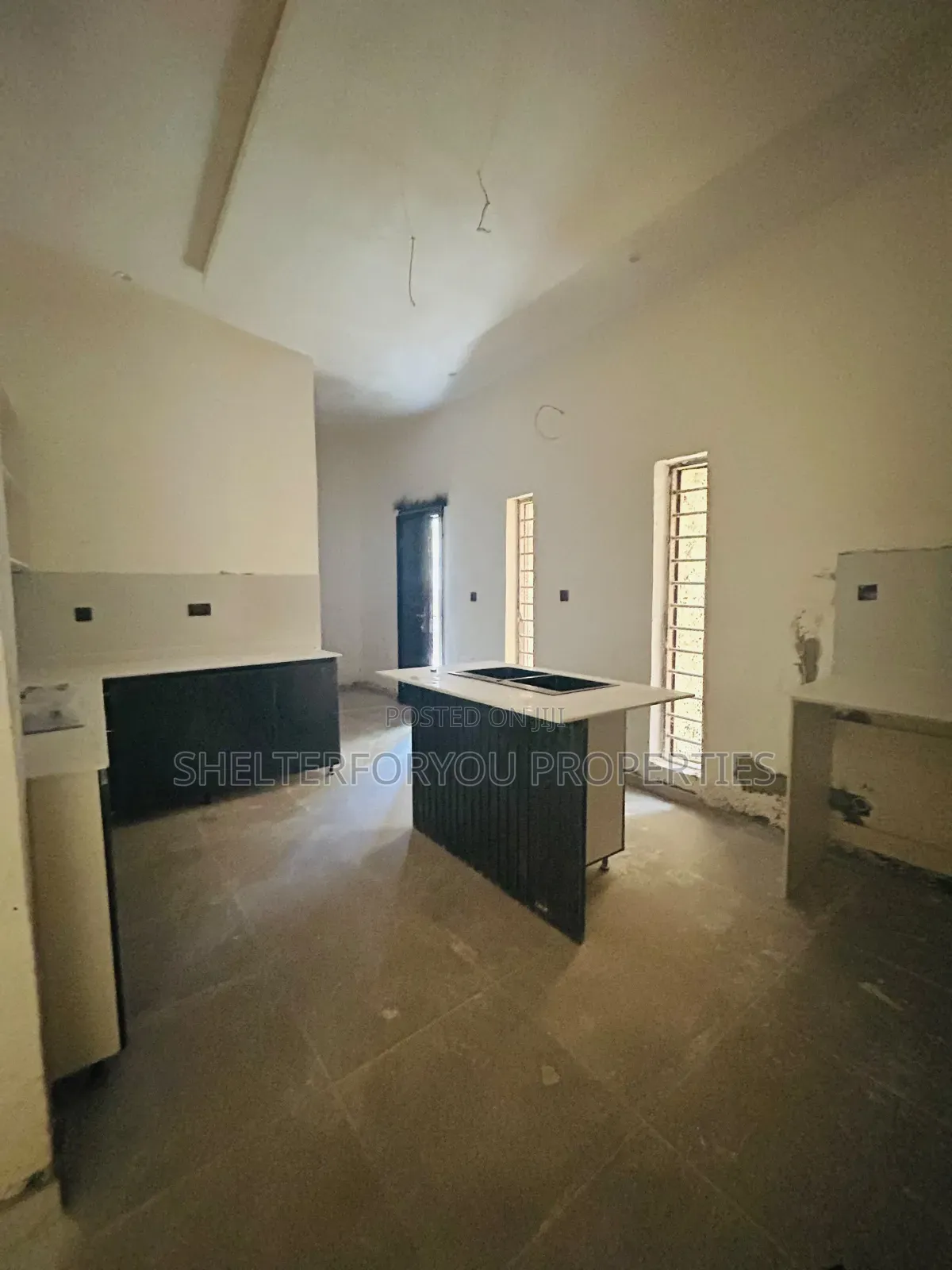 5bdrm Duplex in Lekki Phase 1 for sale