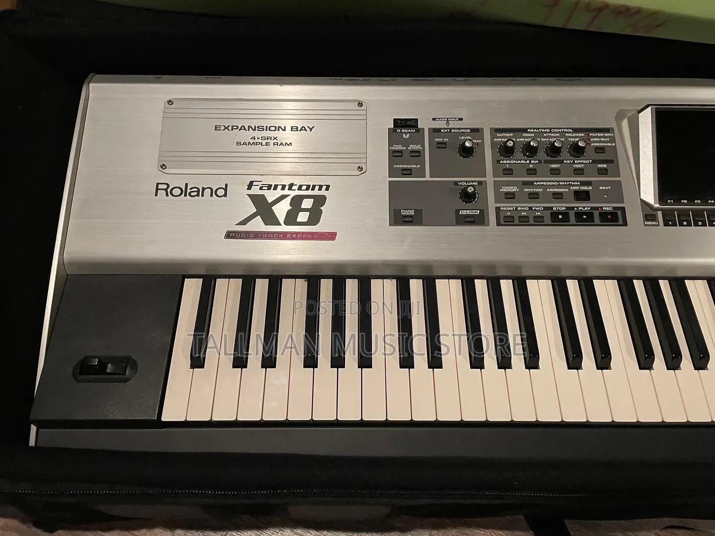 Roland Fantom X8