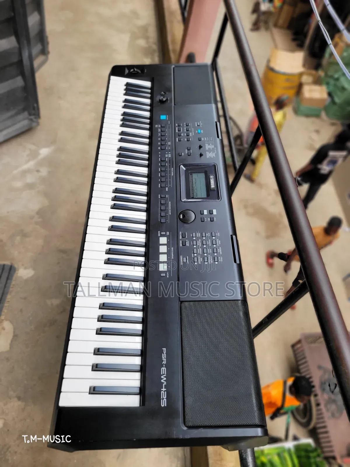 Yamaha PSR Ew425