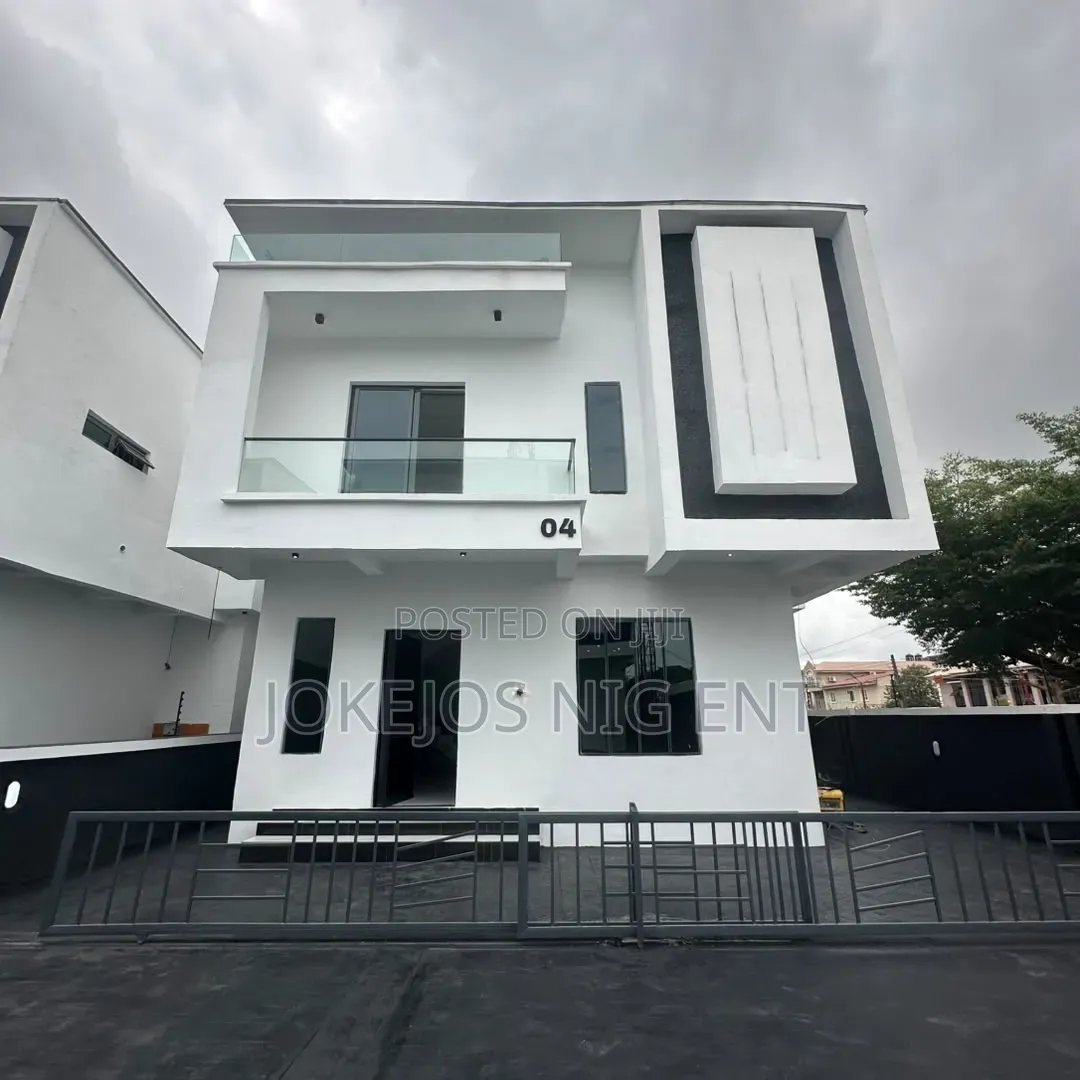 4bdrm Duplex in Igboefan Idado for sale