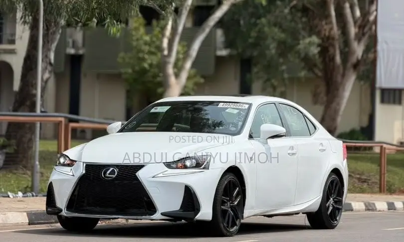 Lexus IS 300 AWD 2018 White