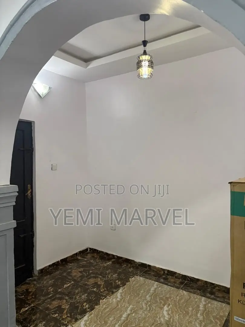 3bdrm Block of Flats in Bankole, Karinkapo for rent
