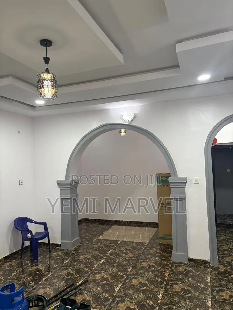 3bdrm Block of Flats in Bankole, Karinkapo for rent