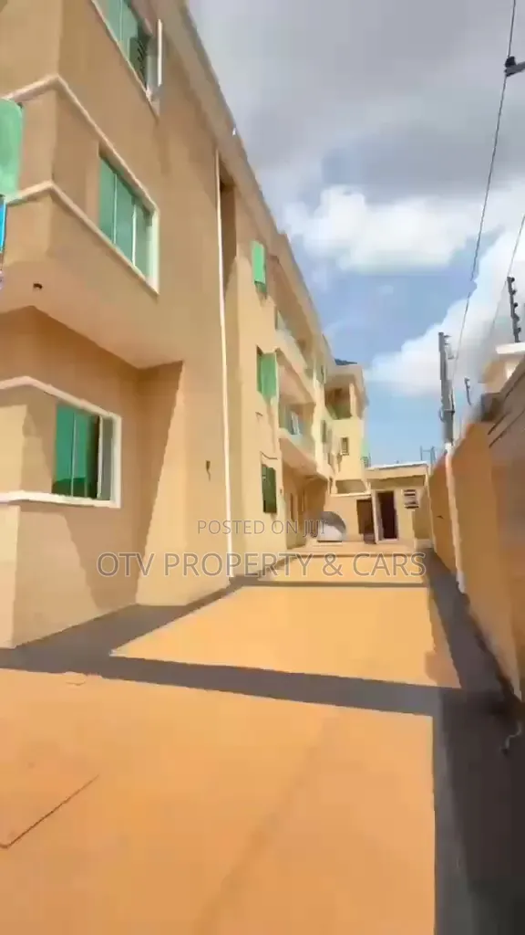 3bdrm Townhouse/Terrace in GRA Phase 2 Shangisha for sale