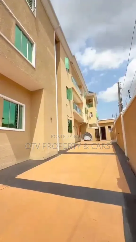 3bdrm Townhouse/Terrace in GRA Phase 2 Shangisha for sale