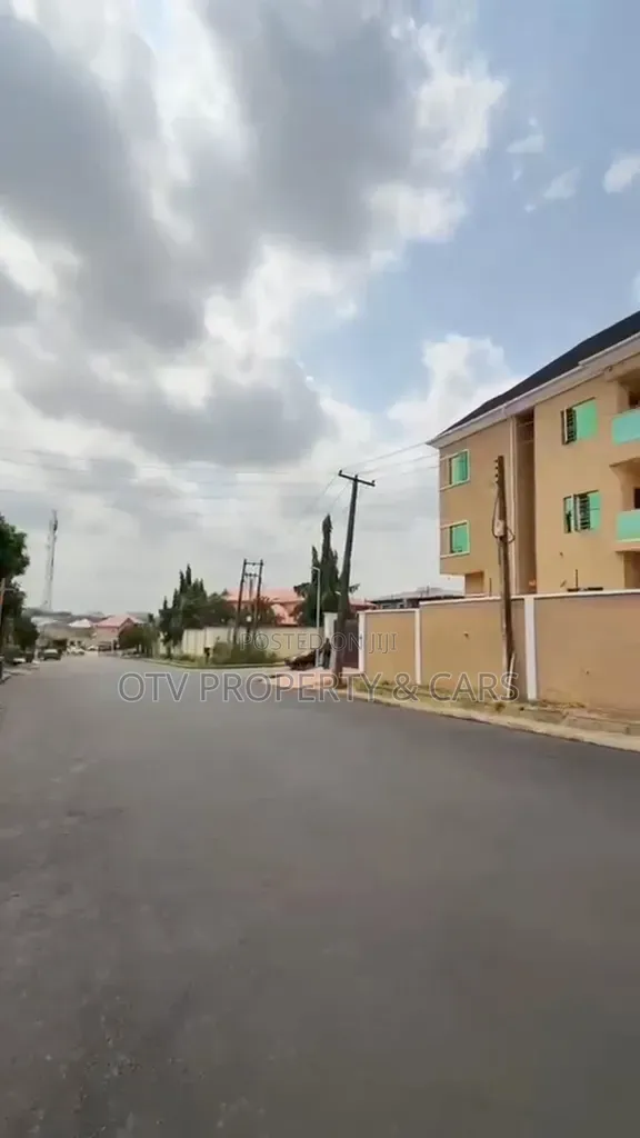 3bdrm Townhouse/Terrace in GRA Phase 2 Shangisha for sale