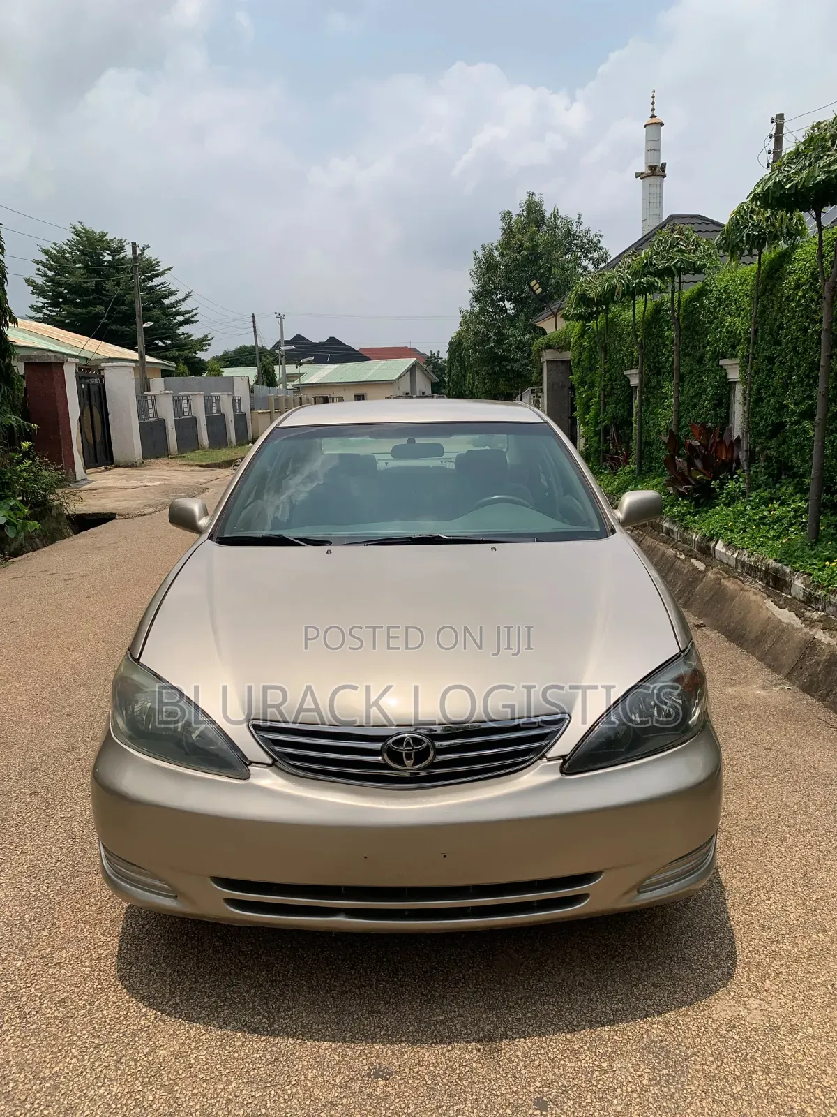 Toyota Camry LE 4dr Sedan (2.4L 4cyl 5M) 2003 Gold