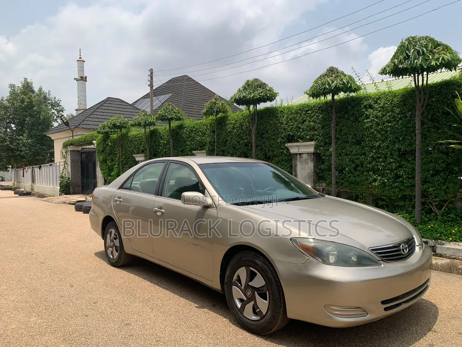 Toyota Camry LE 4dr Sedan (2.4L 4cyl 5M) 2003 Gold
