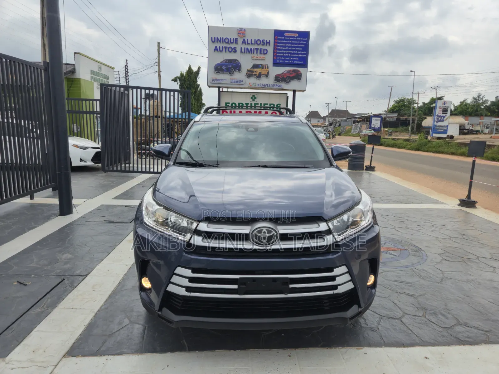 Toyota Highlander XLE 4x4 V6 (3.5L 6cyl 8A) 2018 Blue