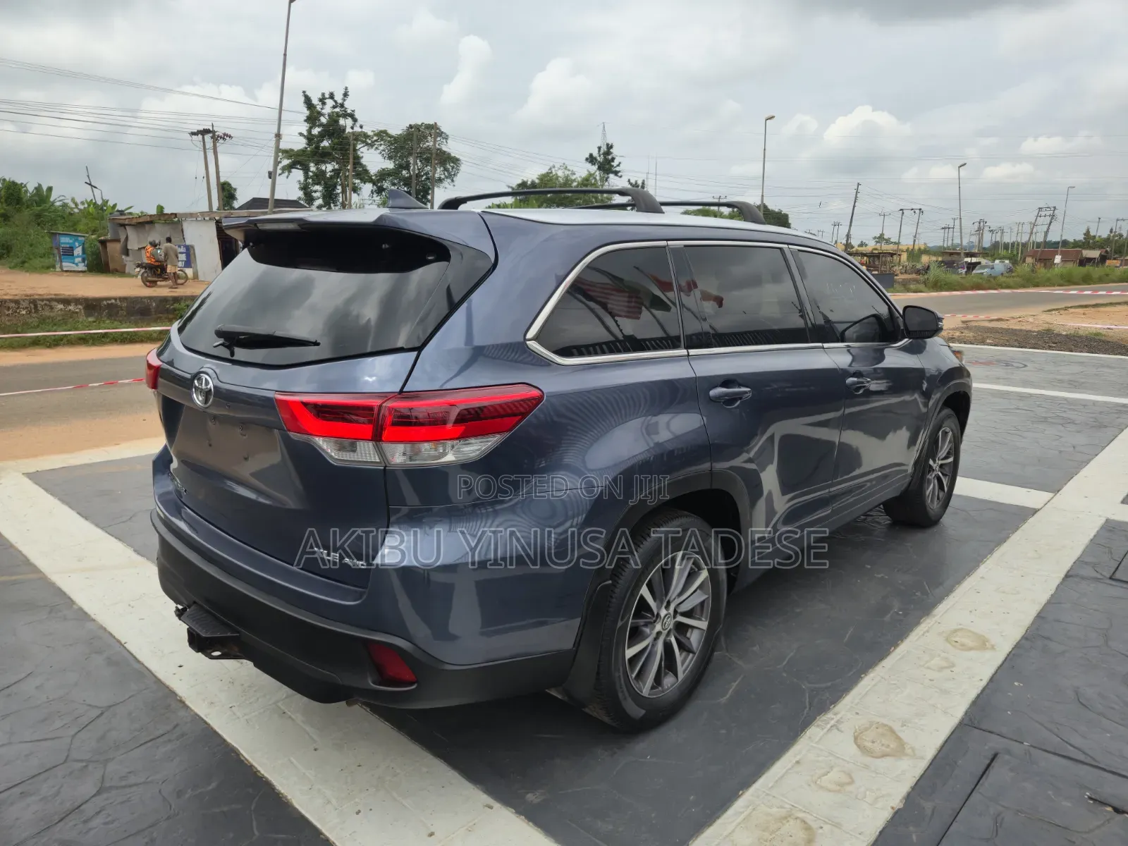 Toyota Highlander XLE 4x4 V6 (3.5L 6cyl 8A) 2018 Blue
