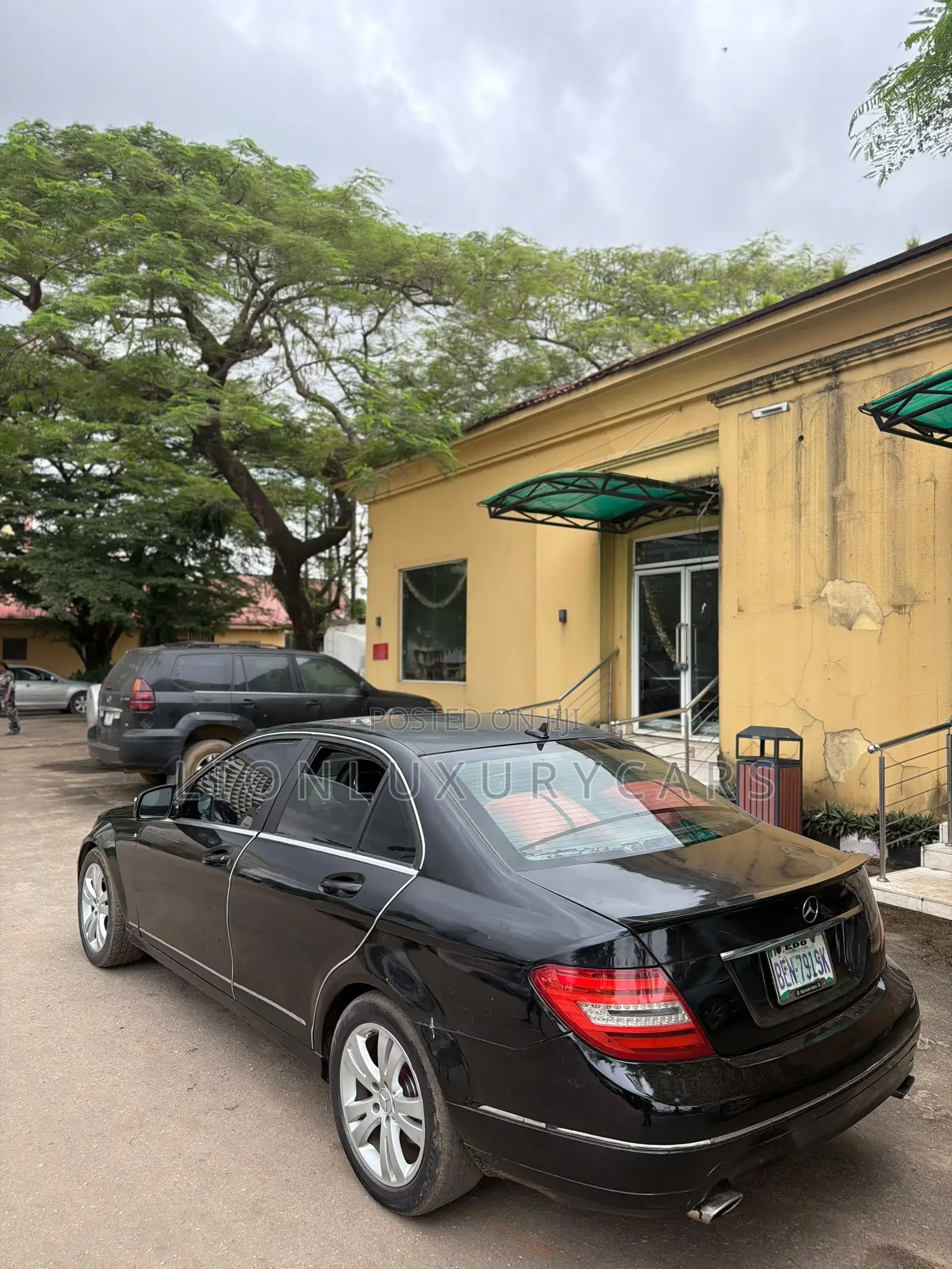 Mercedes-Benz C300 2009 Black