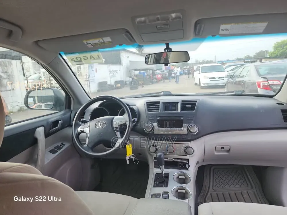 Toyota Highlander 2013 Silver
