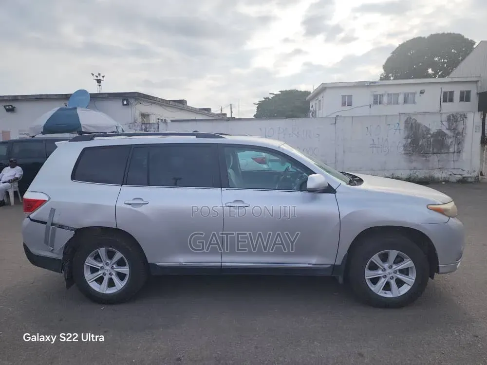 Toyota Highlander 2013 Silver