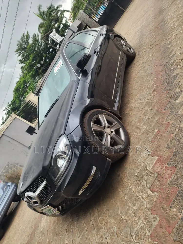 Mercedes-Benz C350 2012 Black