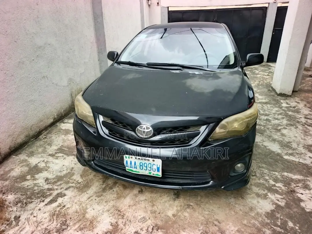 Toyota Corolla 2012 Black