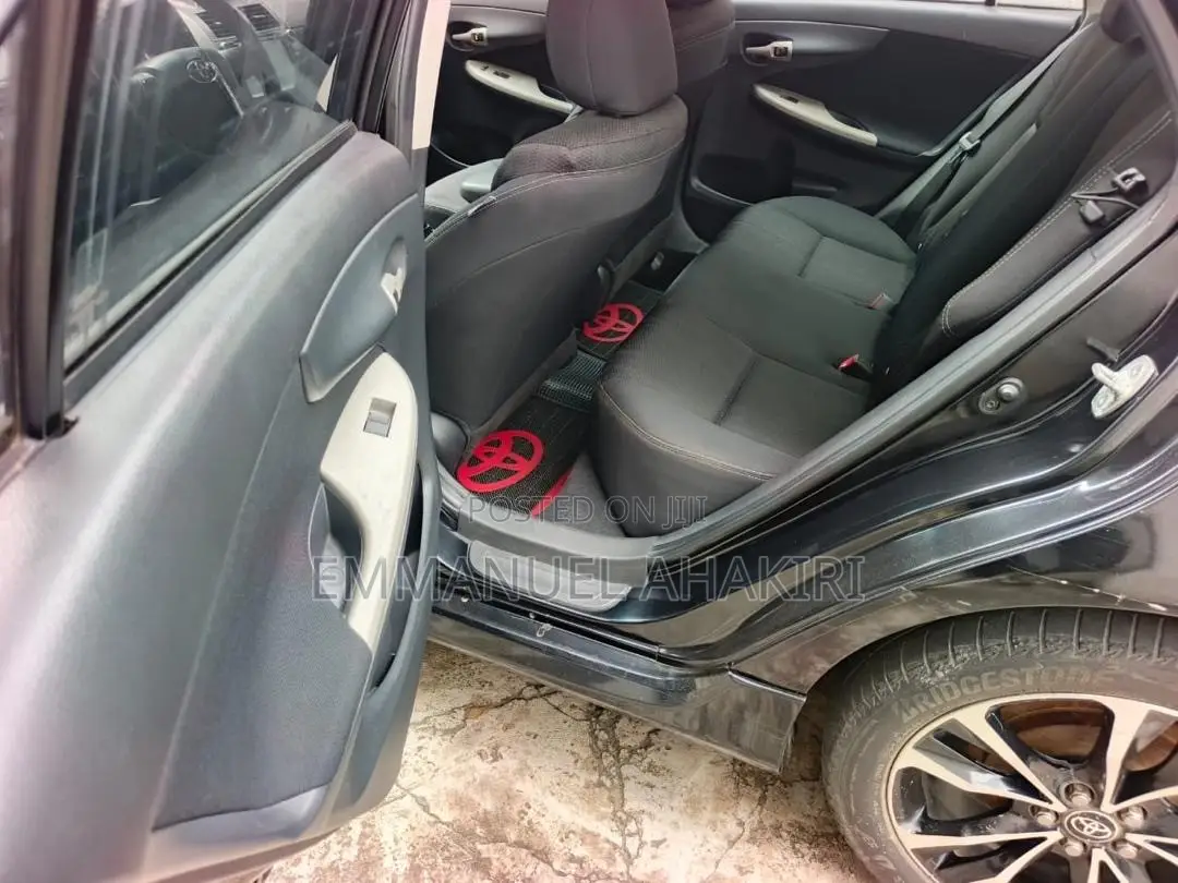 Toyota Corolla 2012 Black