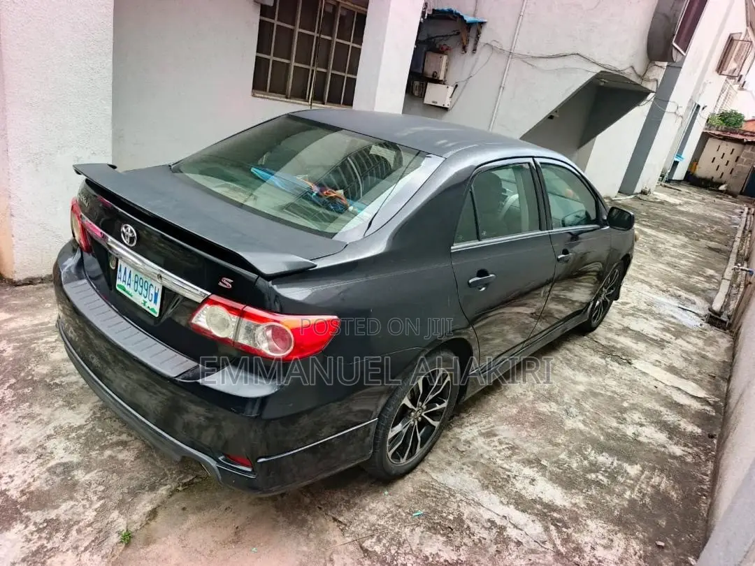 Toyota Corolla 2012 Black