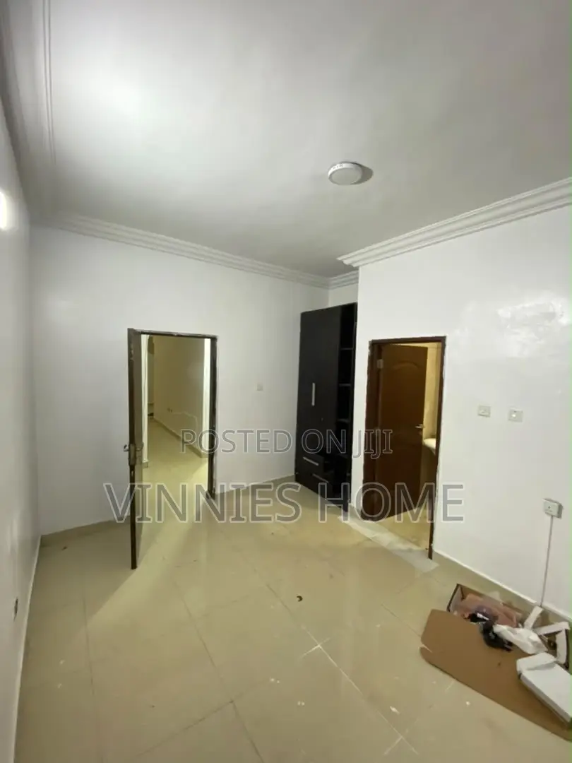 3bdrm Block of Flats in Chveron, Chevron for rent