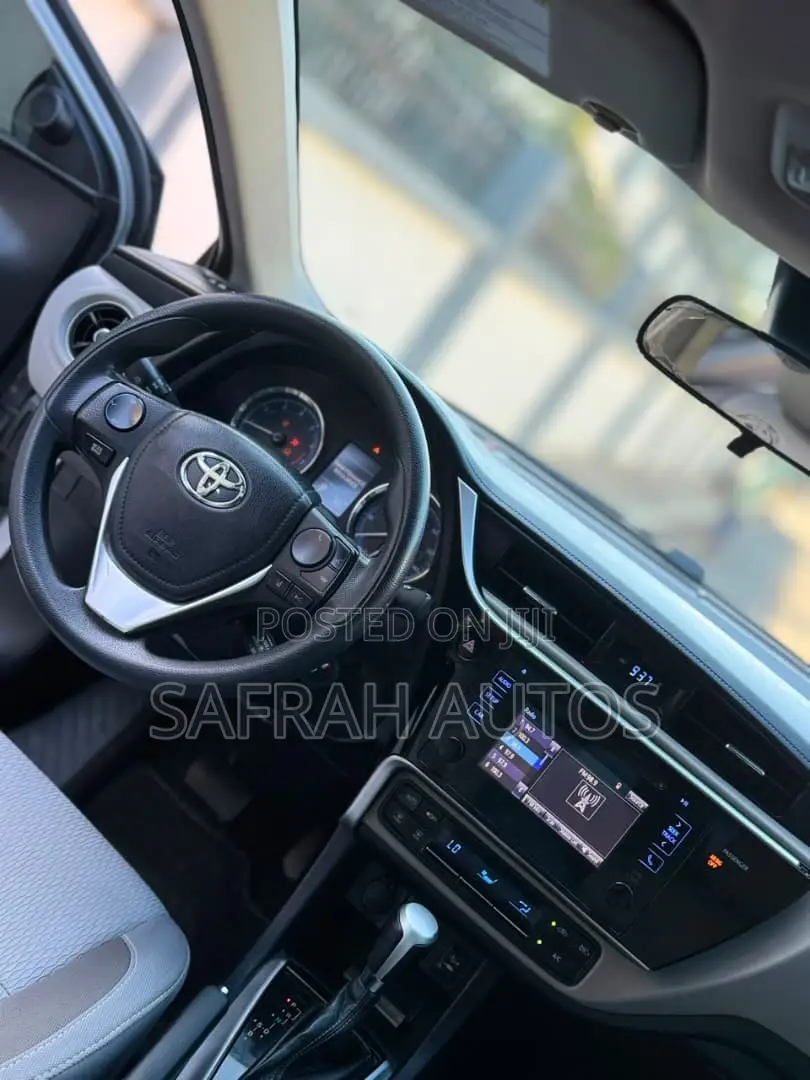 Toyota Corolla 2016 Silver