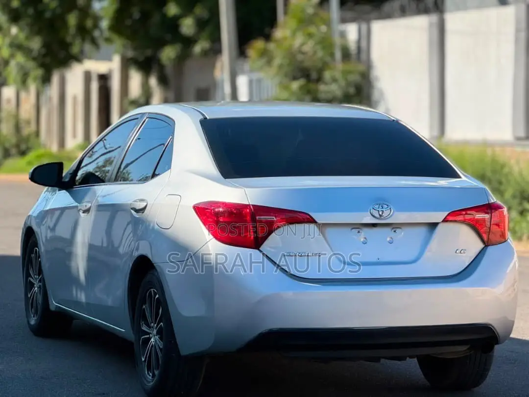 Toyota Corolla 2016 Silver